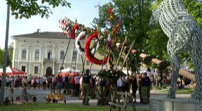 Maibaumaufstellen in Perg 2018