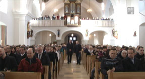 Neuer Altar und Generalsanierung der Pfarrkirche Kollerschlag
