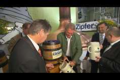 Bockbieranstich in der Zipfer-Brauerei