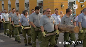 Archiv Maibaumaufstellen in Perg 2012