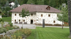Ausstellung zweier Schwestern im Bauernmöbelmuseum Hirschbach
