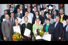 40 neue Baumeister und 29 neue Zimmermeister für OÖ
