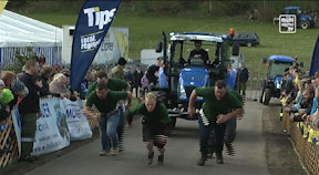 „Pull it“- Traktorziehen in Altenschlag