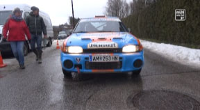 Lehrlinge von Wimbergerhaus fahren mit Rallyeauto mit